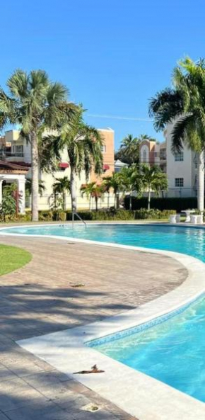 Lovely 3 bedroom condo with Pool.